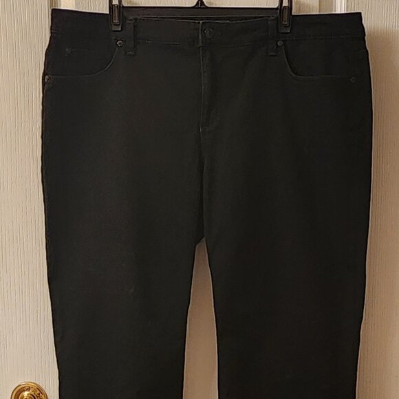 Women's Plus Size Jones New York Jeans - Picture 3 of 6